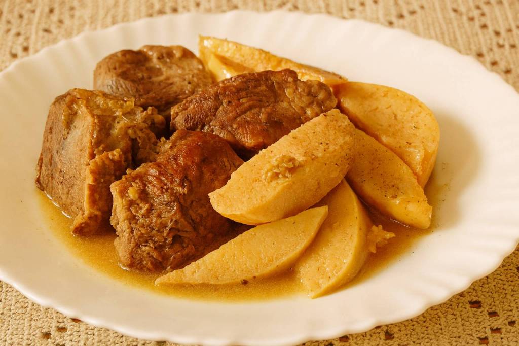 Pork with Quinces – Traditional Greek Melt-in-the-Mouth Recipe