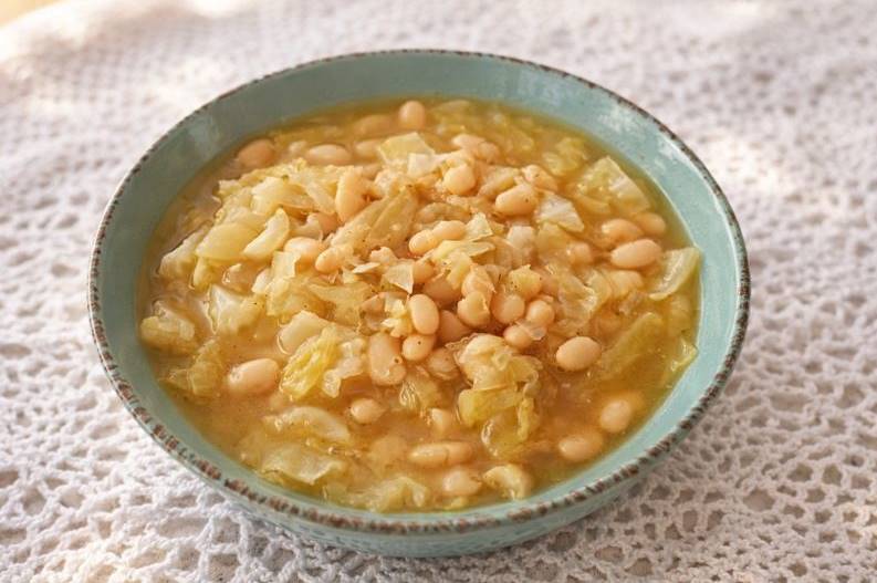 Beans with Cabbage: Authentic Thessalian Winter Pot Recipe